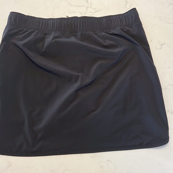 ATHLETA CHELSEA CARGO SKORT SKIRT Medium - Picture 3 of 6